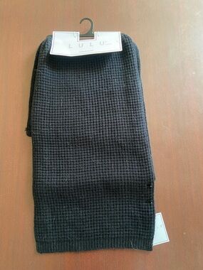 lulu Black Scarf